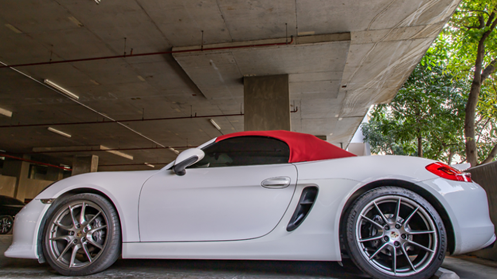 7 Dealer vs Private Seller Differences That Matter When Financing a Porsche